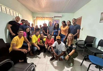 PREFEITO ZITIM COELHO SE REUNE COM ARTISTAS LOCAIS E ANUNCIA PAGAMENTO DA LEI PAULO GUSTAVO