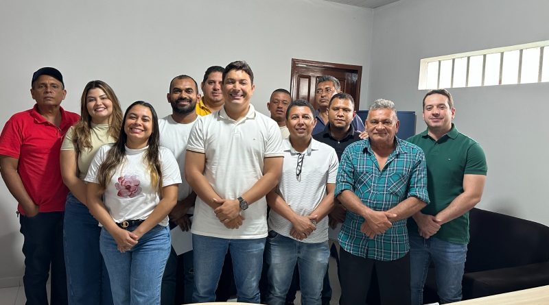 Prefeito se reúne com novo secretariado